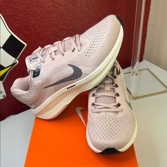 Nike Women's Light Pink and Gray Sneakers - Picture 4 of 5